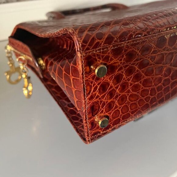 22K SALVATORE FERRAGAMO *CROCODILE* CLASSIC DOME SATCHEL BAG - Picture 8 of 10